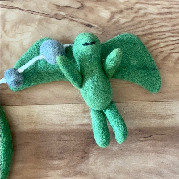 Pottery Barn Kids Felt Dinosaur Mobil - Picture 10 of 15